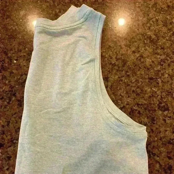 Athleta Tank Light Heathered Blue Small 17 inches pit to pit 22 inch length - Picture 4 of 6